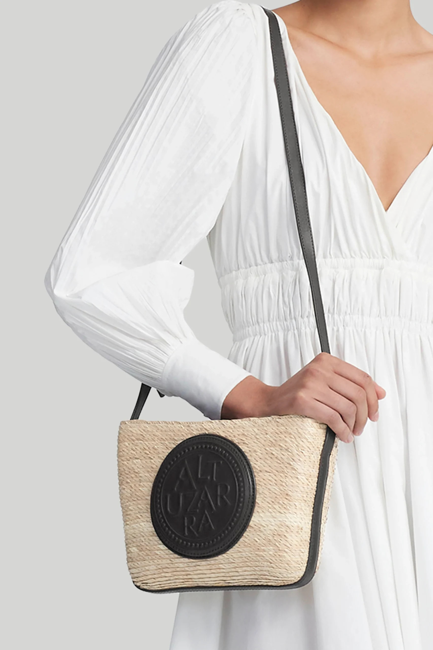 FEATURED|Vacation Wear-Altuzarra 'Medallion' Watermill Camera Bag Natural/Black